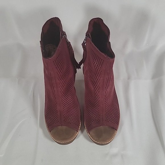 TOMS Suede Peep Toe Perforated Zip Ankle Booties Maroon Women Size 7.5 - Picture 4 of 11